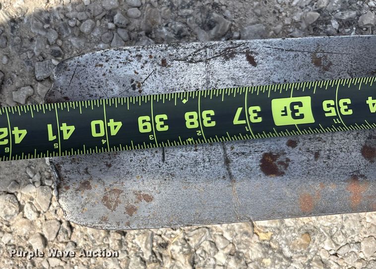 image for item EC4427 1999 Mitsubishi FG25B forklift