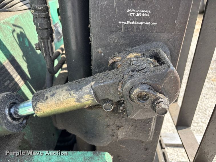 image for item EC4427 1999 Mitsubishi FG25B forklift