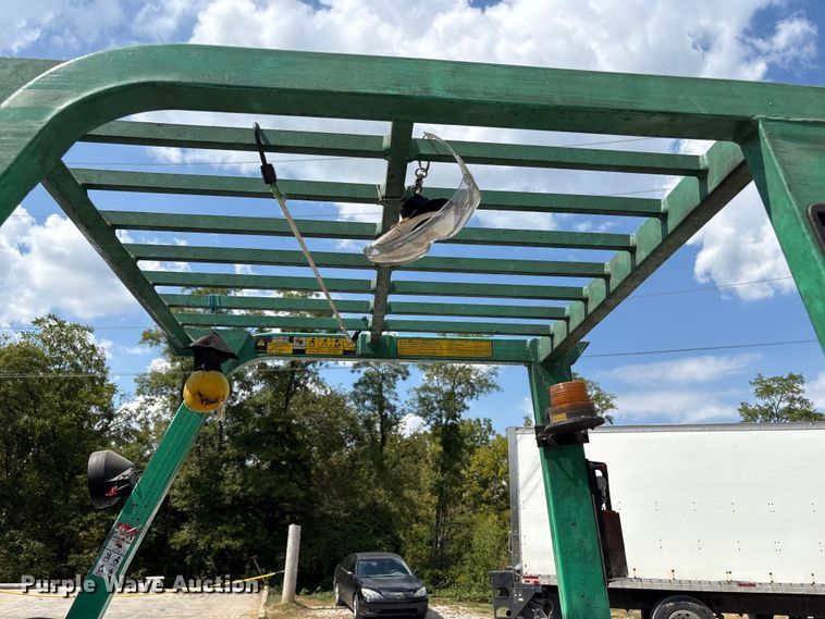 image for item EC4427 1999 Mitsubishi FG25B forklift