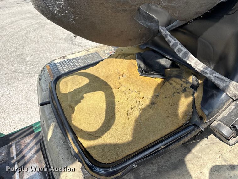 image for item EC4427 1999 Mitsubishi FG25B forklift