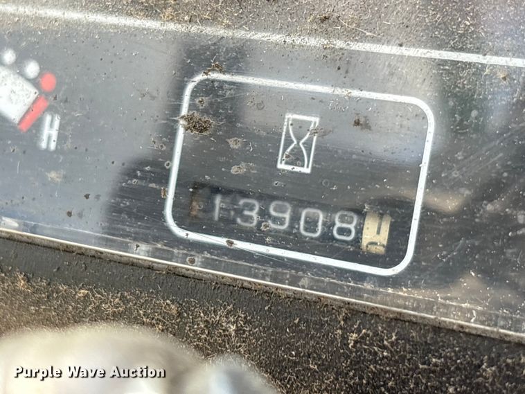 image for item EC4427 1999 Mitsubishi FG25B forklift