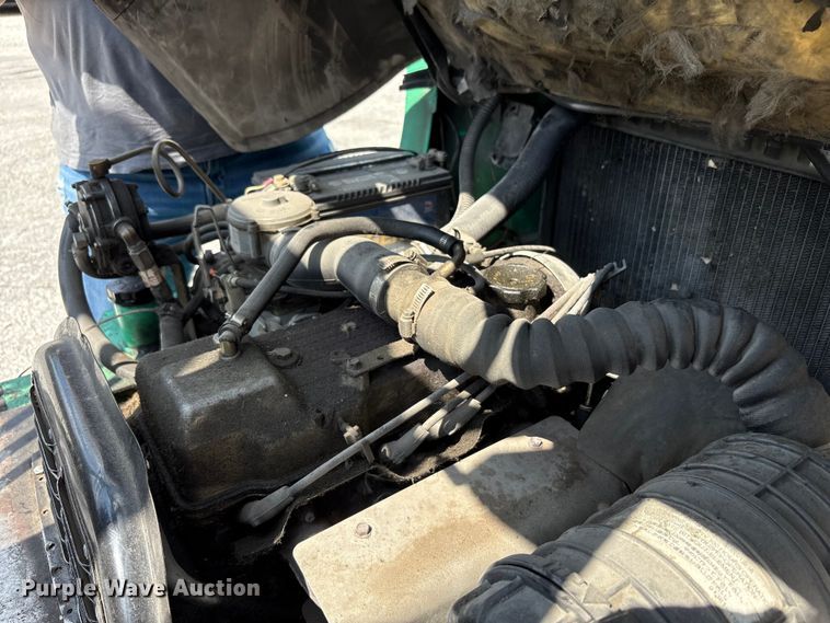 image for item EC4427 1999 Mitsubishi FG25B forklift