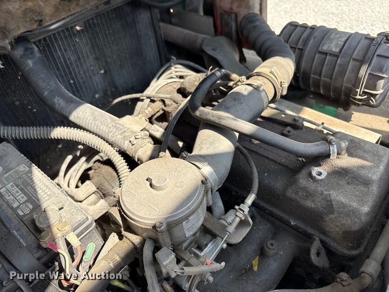 image for item EC4427 1999 Mitsubishi FG25B forklift