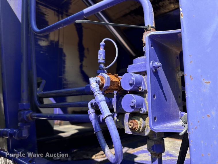 image for item EC4428 2001 Sterling  M7500 Acterra refuse truck