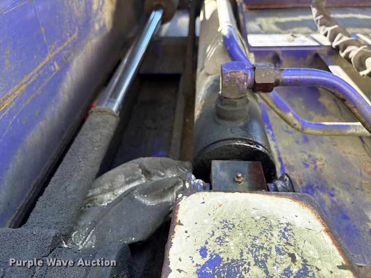 image for item EC4428 2001 Sterling  M7500 Acterra refuse truck