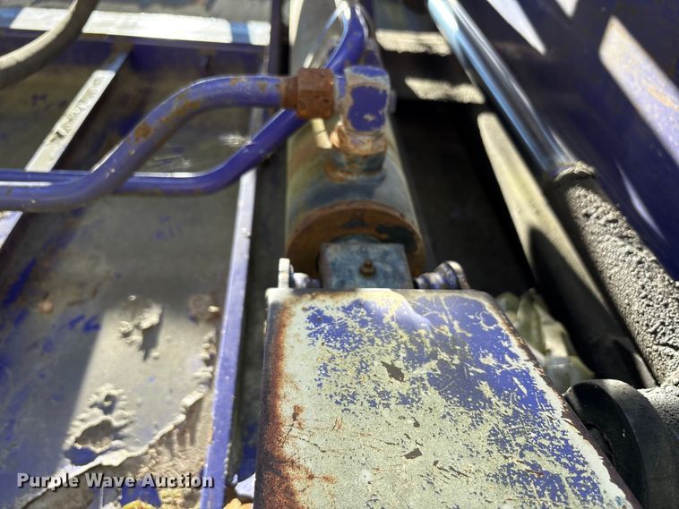 image for item EC4428 2001 Sterling  M7500 Acterra refuse truck