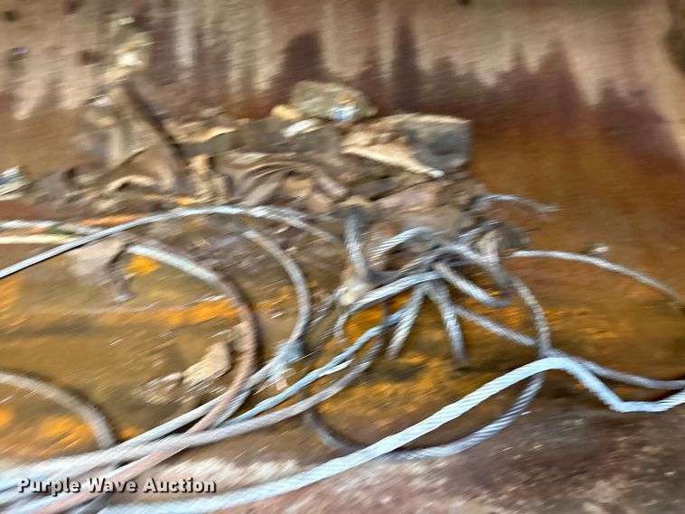 image for item EC4428 2001 Sterling  M7500 Acterra refuse truck