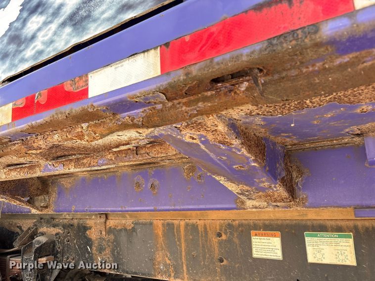 image for item EC4428 2001 Sterling  M7500 Acterra refuse truck