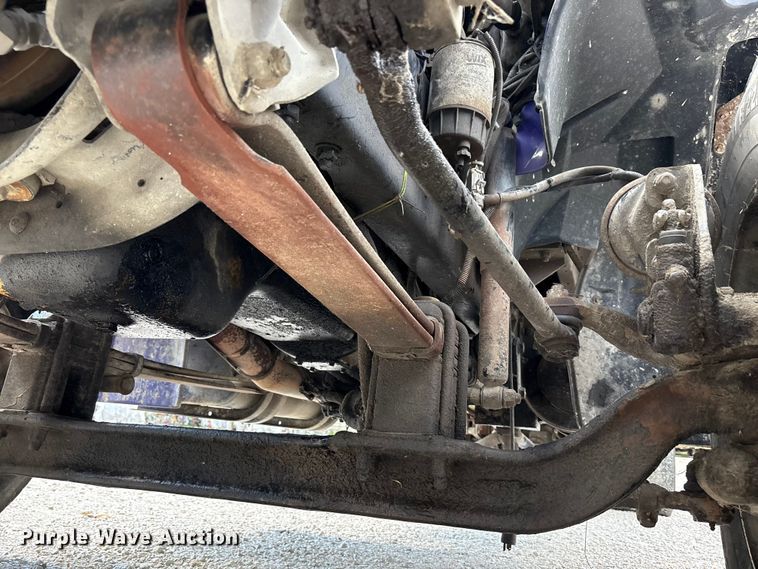 image for item EC4428 2001 Sterling  M7500 Acterra refuse truck