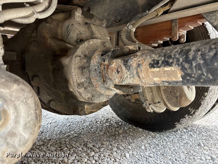 image for item EC4428 2001 Sterling  M7500 Acterra refuse truck