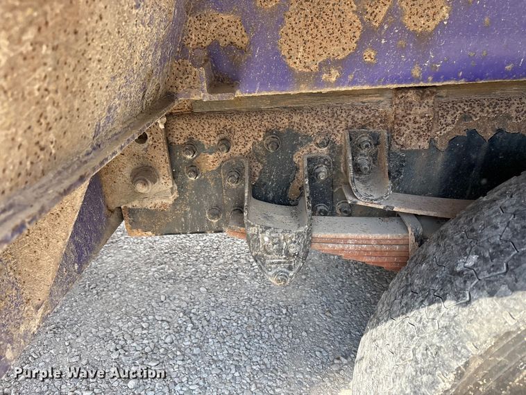 image for item EC4428 2001 Sterling  M7500 Acterra refuse truck