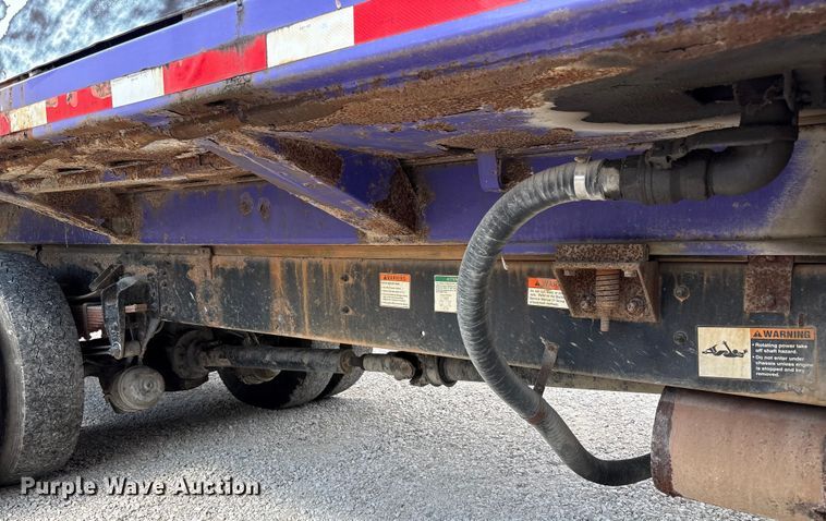 image for item EC4428 2001 Sterling  M7500 Acterra refuse truck