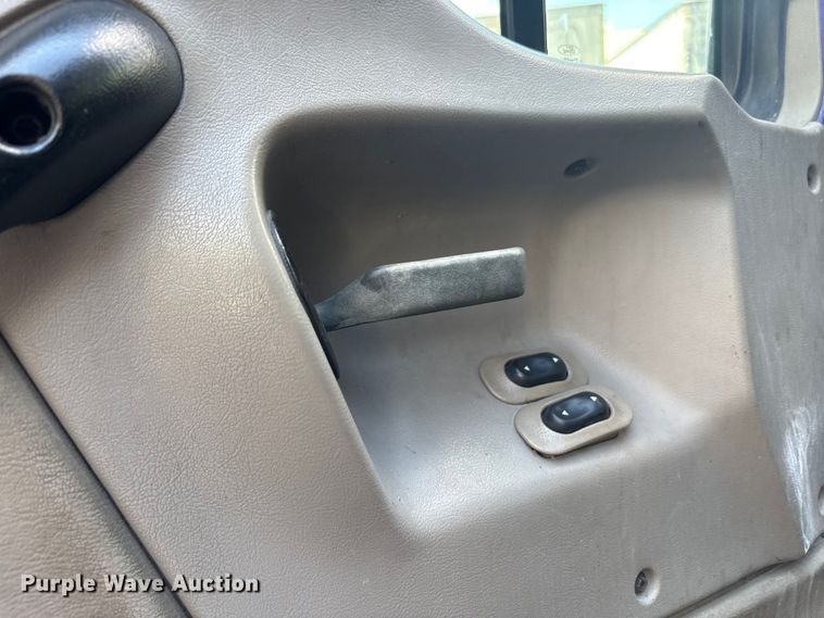 image for item EC4428 2001 Sterling  M7500 Acterra refuse truck