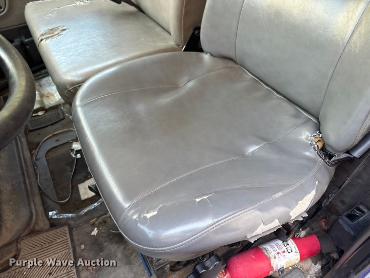 image for item EC4428 2001 Sterling  M7500 Acterra refuse truck