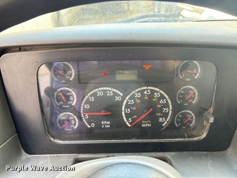 image for item EC4428 2001 Sterling  M7500 Acterra refuse truck