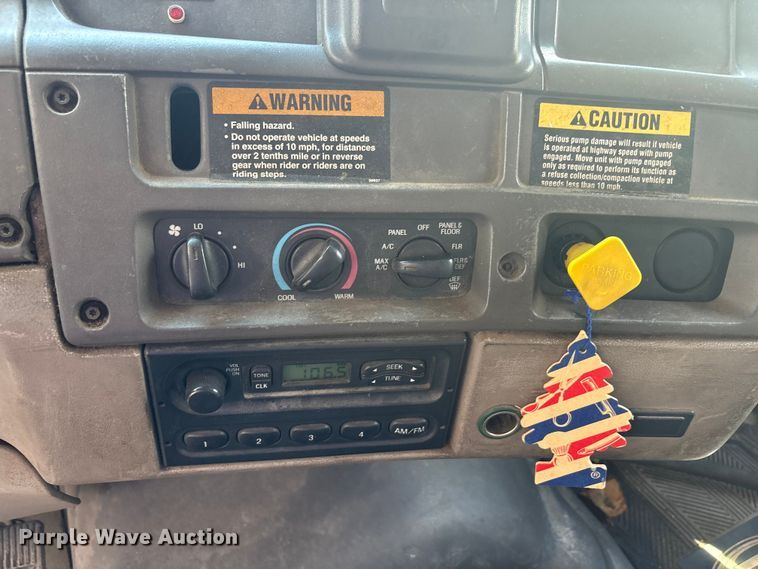 image for item EC4428 2001 Sterling  M7500 Acterra refuse truck