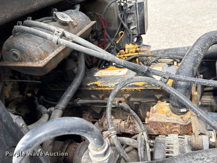 image for item EC4428 2001 Sterling  M7500 Acterra refuse truck