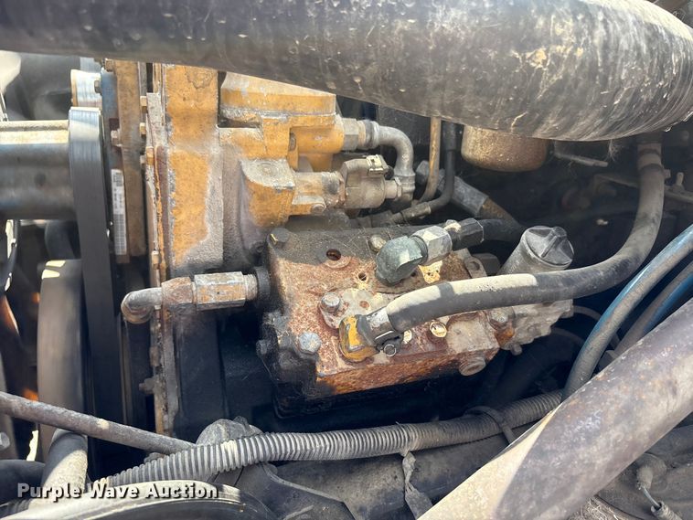 image for item EC4428 2001 Sterling  M7500 Acterra refuse truck