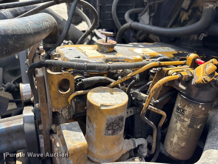 image for item EC4428 2001 Sterling  M7500 Acterra refuse truck