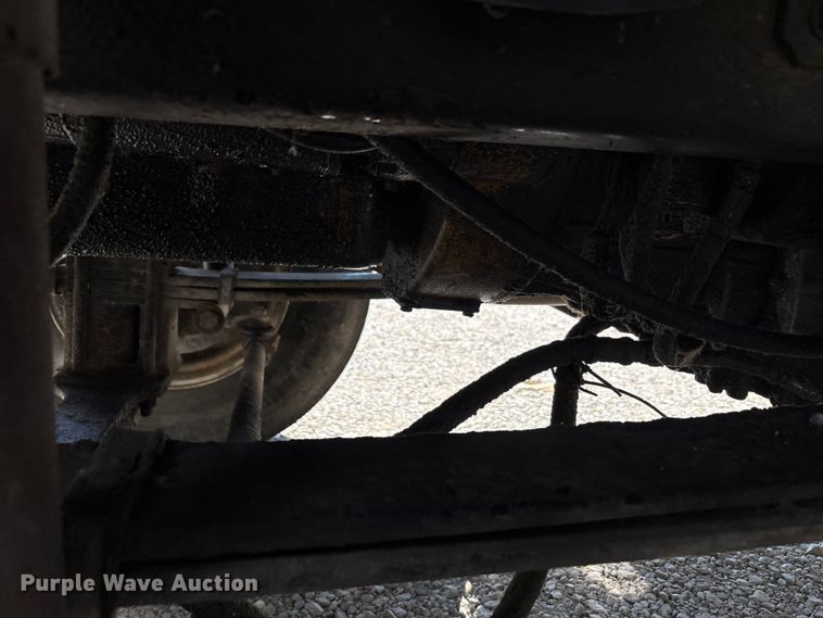 image for item EC4428 2001 Sterling  M7500 Acterra refuse truck