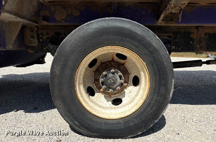 image for item EC4428 2001 Sterling  M7500 Acterra refuse truck