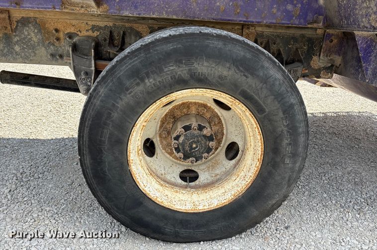 image for item EC4428 2001 Sterling  M7500 Acterra refuse truck