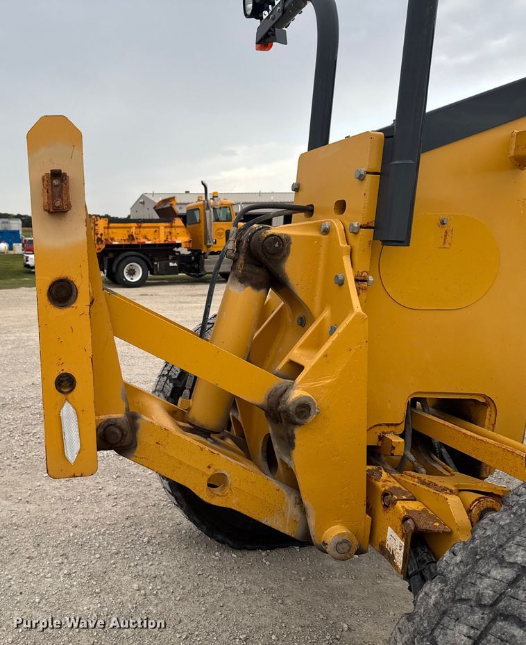 image for item ED1489 2012 John Deere 772GP motor grader