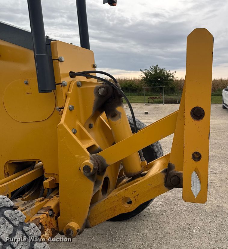 image for item ED1489 2012 John Deere 772GP motor grader