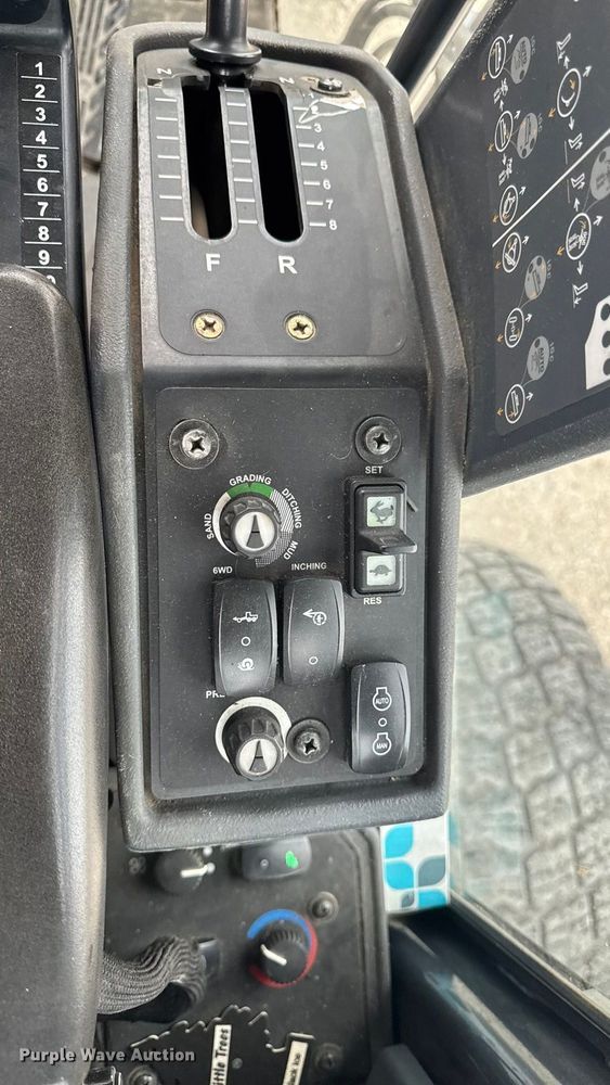 image for item ED1489 2012 John Deere 772GP motor grader