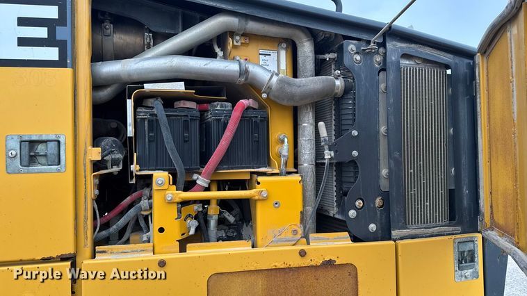 image for item ED1489 2012 John Deere 772GP motor grader