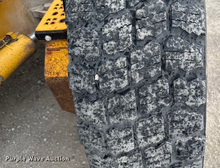 image for item ED1489 2012 John Deere 772GP motor grader