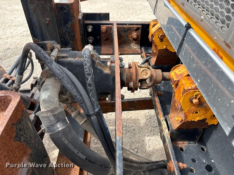 image for item ED1491 2016 Peterbilt 337 dump truck