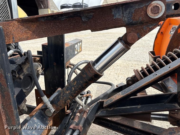 image for item ED1491 2016 Peterbilt 337 dump truck