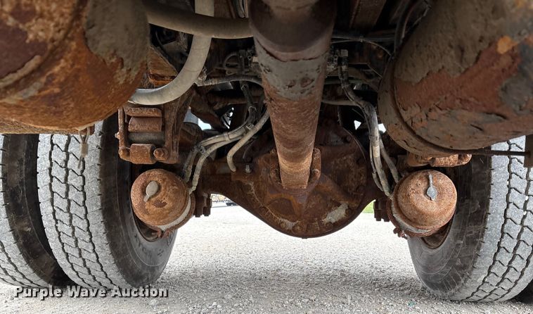 image for item ED1491 2016 Peterbilt 337 dump truck