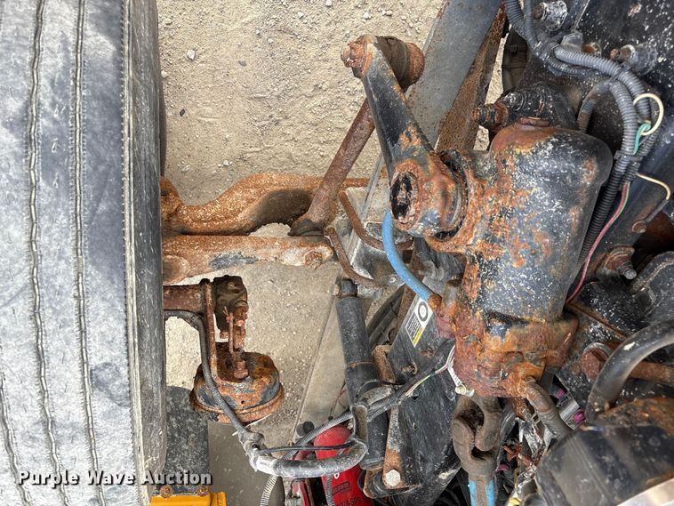 image for item ED1491 2016 Peterbilt 337 dump truck