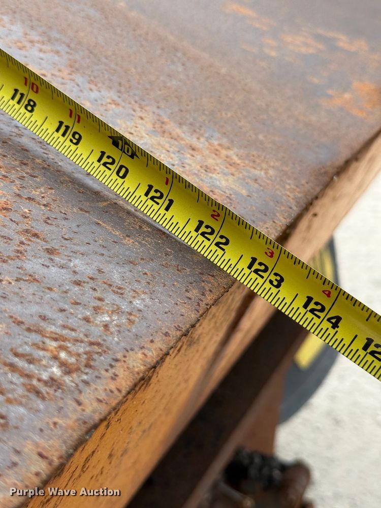 image for item ED1491 2016 Peterbilt 337 dump truck