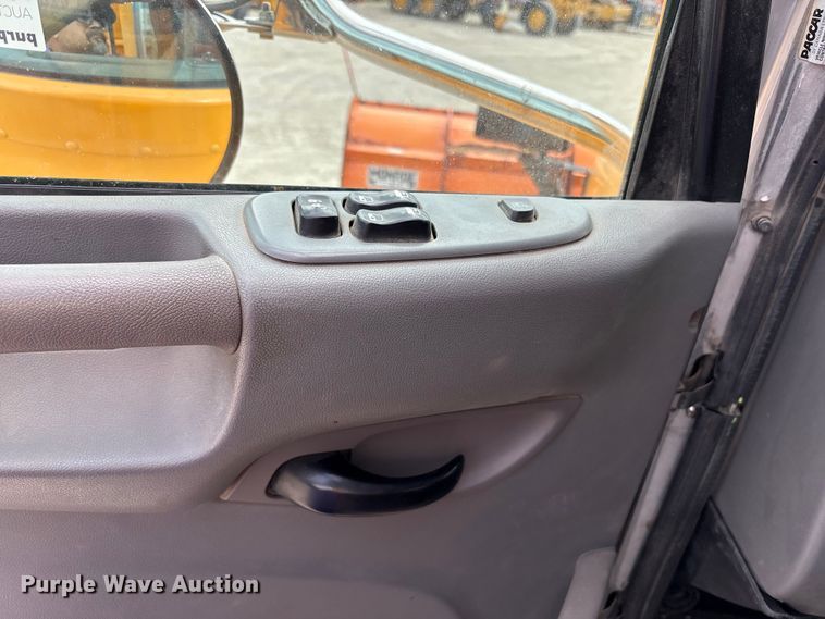 image for item ED1491 2016 Peterbilt 337 dump truck