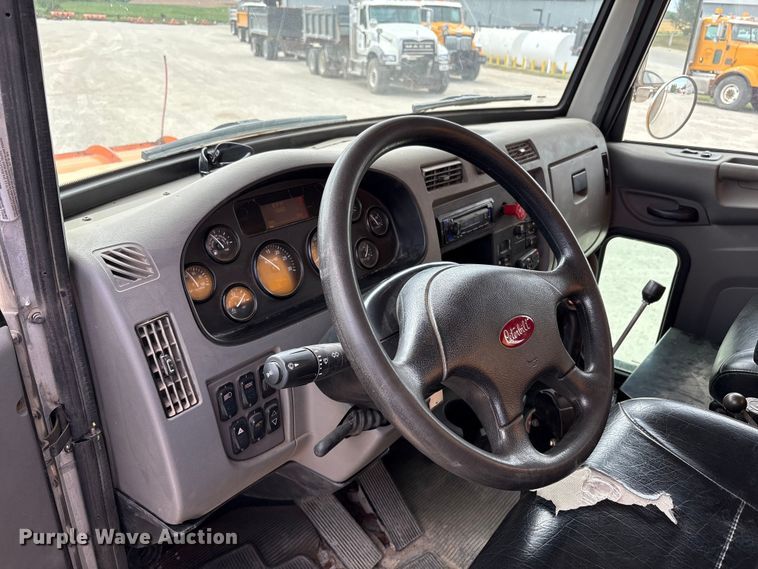 image for item ED1491 2016 Peterbilt 337 dump truck