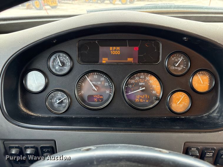 image for item ED1491 2016 Peterbilt 337 dump truck