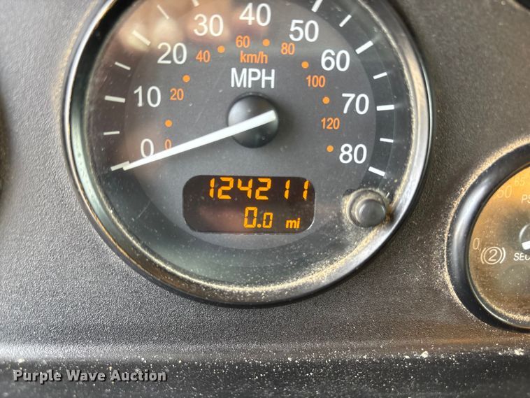 image for item ED1491 2016 Peterbilt 337 dump truck