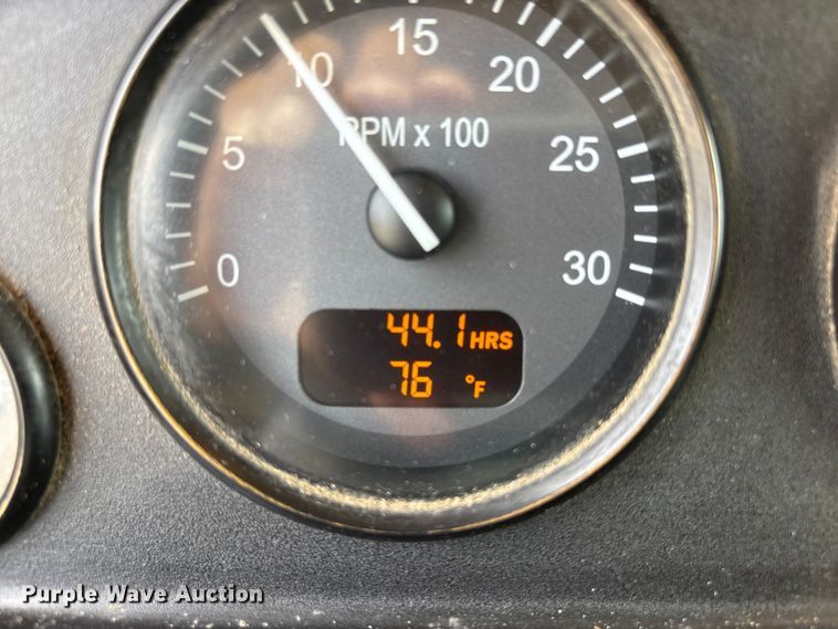 image for item ED1491 2016 Peterbilt 337 dump truck