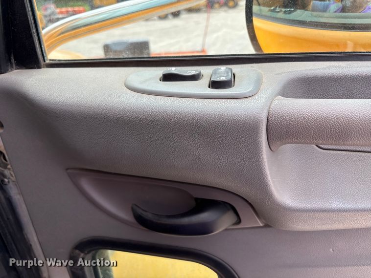 image for item ED1491 2016 Peterbilt 337 dump truck