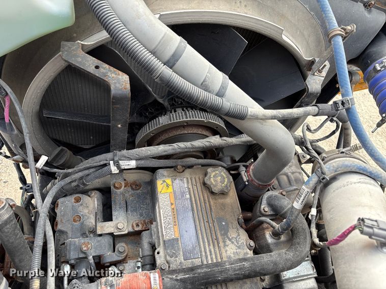 image for item ED1491 2016 Peterbilt 337 dump truck