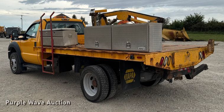 image for item ED1492 2011 Ford F450 Super Duty flatbed truck