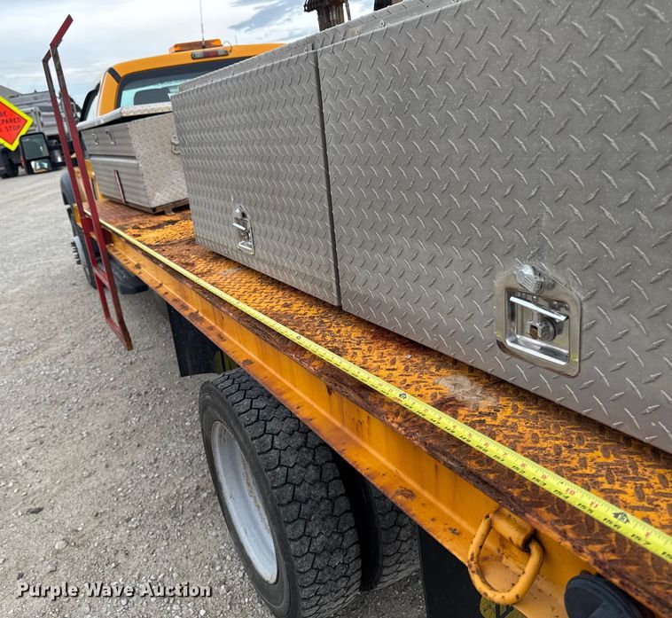 image for item ED1492 2011 Ford F450 Super Duty flatbed truck