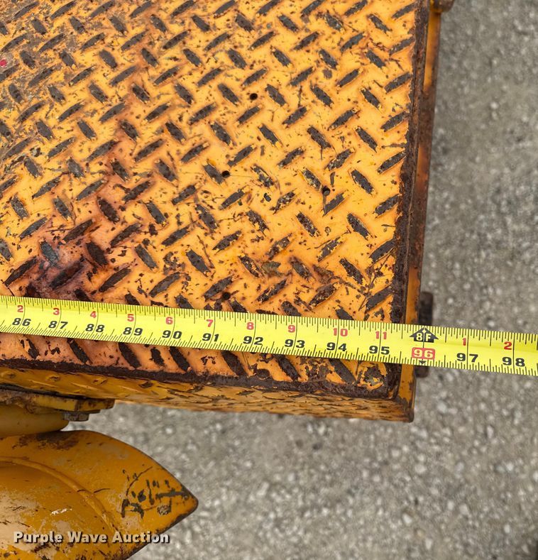 image for item ED1492 2011 Ford F450 Super Duty flatbed truck