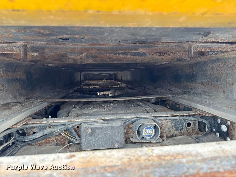 image for item ED1492 2011 Ford F450 Super Duty flatbed truck