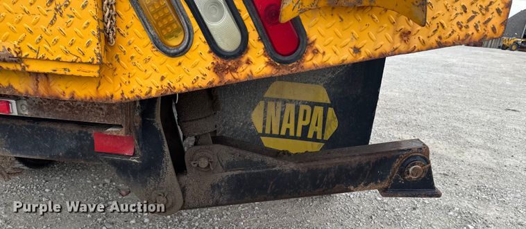 image for item ED1492 2011 Ford F450 Super Duty flatbed truck