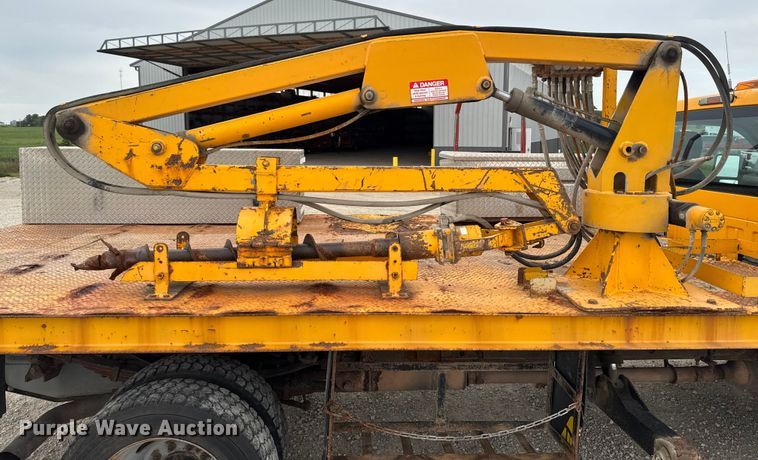 image for item ED1492 2011 Ford F450 Super Duty flatbed truck