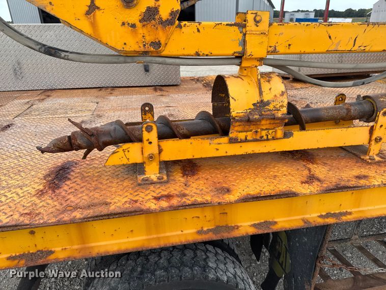 image for item ED1492 2011 Ford F450 Super Duty flatbed truck